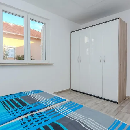 Holiday home House With A Parking Space - 22396 *