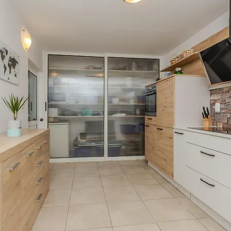 House With A Parking Space - 22396 Holiday home