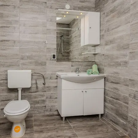 House With A Parking Space - 22396 Holiday home